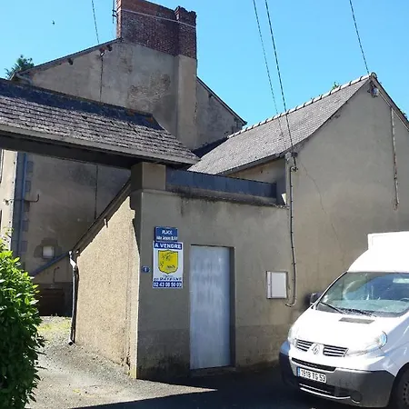 לינה וארוחת בוקר Refuge De Martin De Connee Mayenne