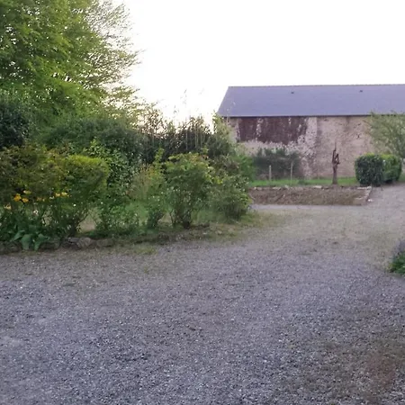 Refuge De Martin De Connee Mayenne לינה וארוחת בוקר *